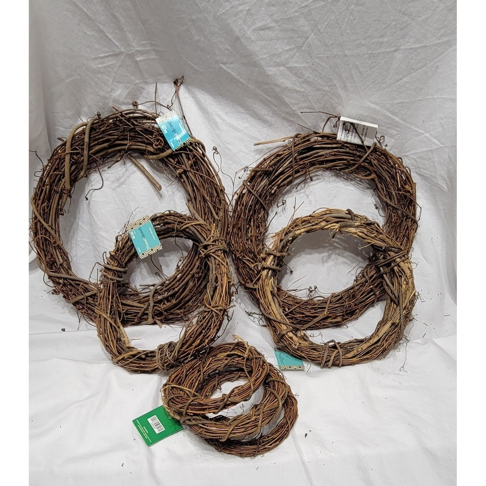 Natural Wreath Base Set of 8 Varies Sizes Spring Summer Fall Or Holiday New - Picture 2 of 13